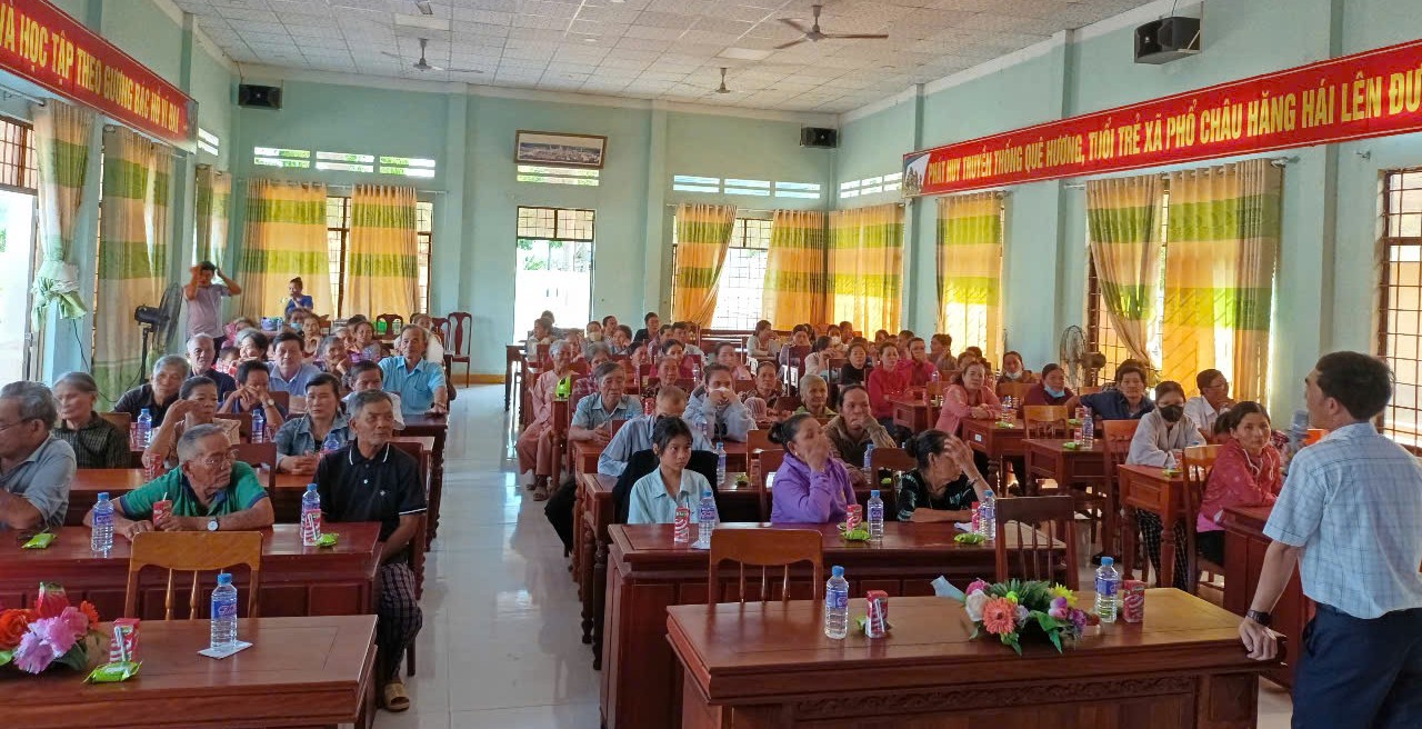Quang cảnh buổi tập huấn